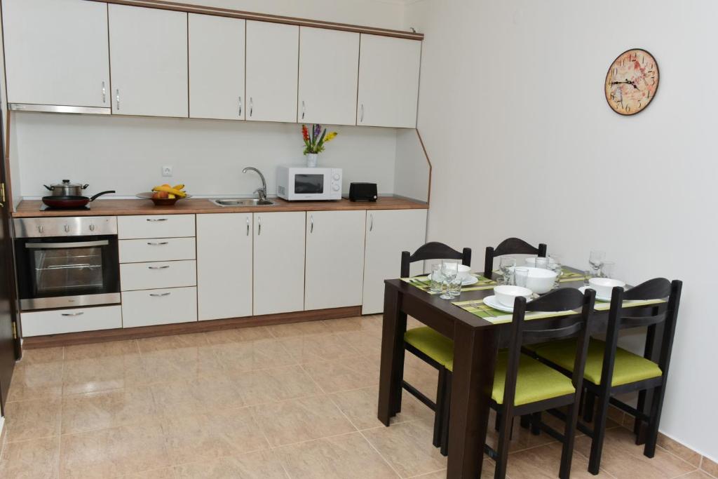 Deluxe One-Bedroom Apartment with Garden View