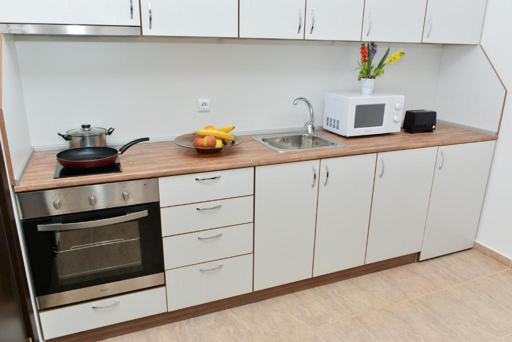 Deluxe One-Bedroom Apartment with Garden View