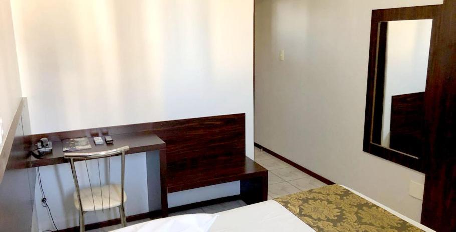  Halley Plaza Hotel