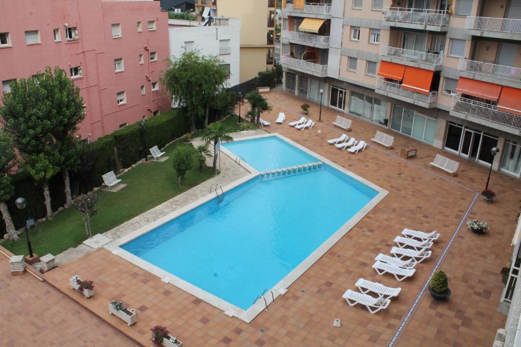 Apartamento El Vilatgeの敷地内または近くにあるプールの景色