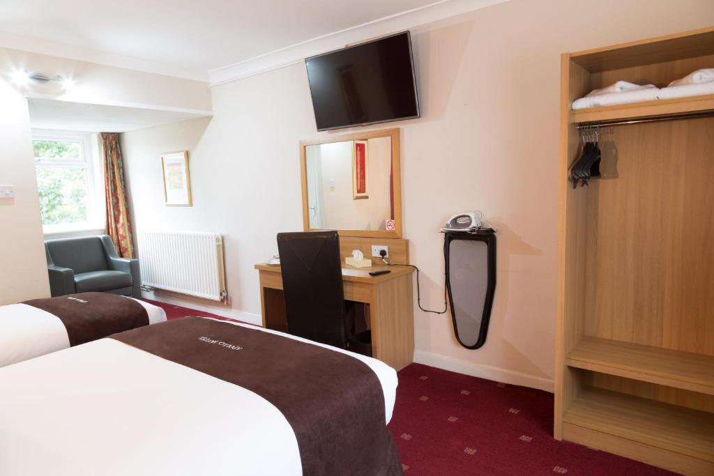 Apollo Hotel - Standard Family Room