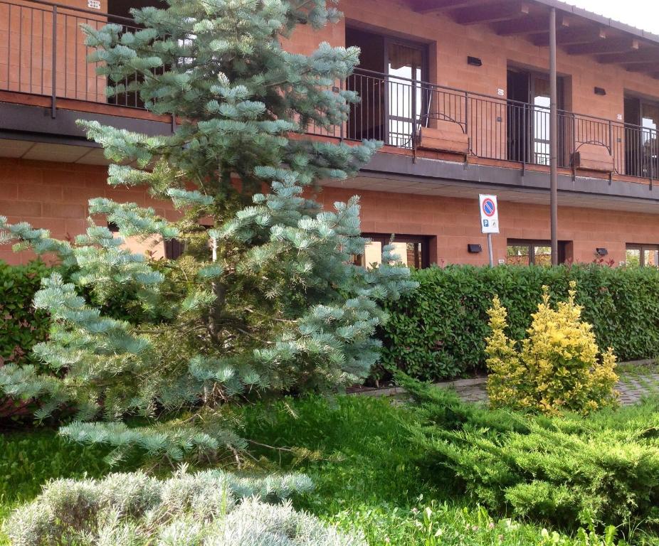 Vonkajšia záhrada v ubytovaní Hotel Regio