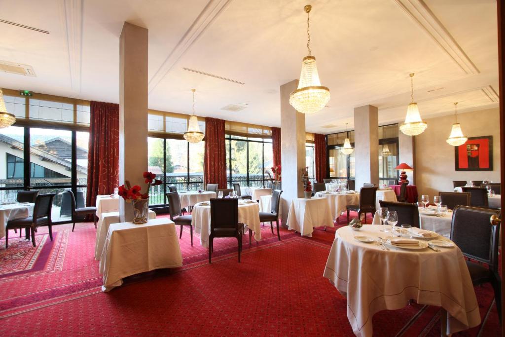 Restaurace v ubytování Le Grand Hotel & Spa