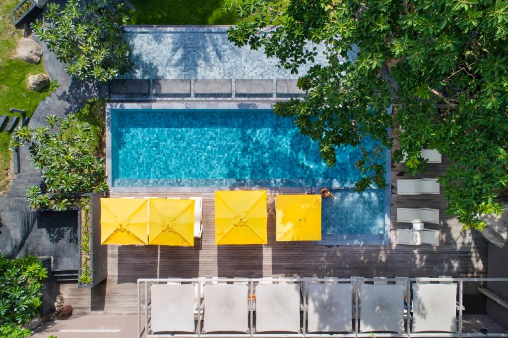 Bazén v ubytování Beach Club by Haadtien nebo v jeho okolí