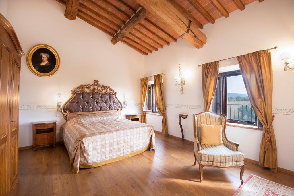 Кровать или кровати в номере Palazzo Pacini