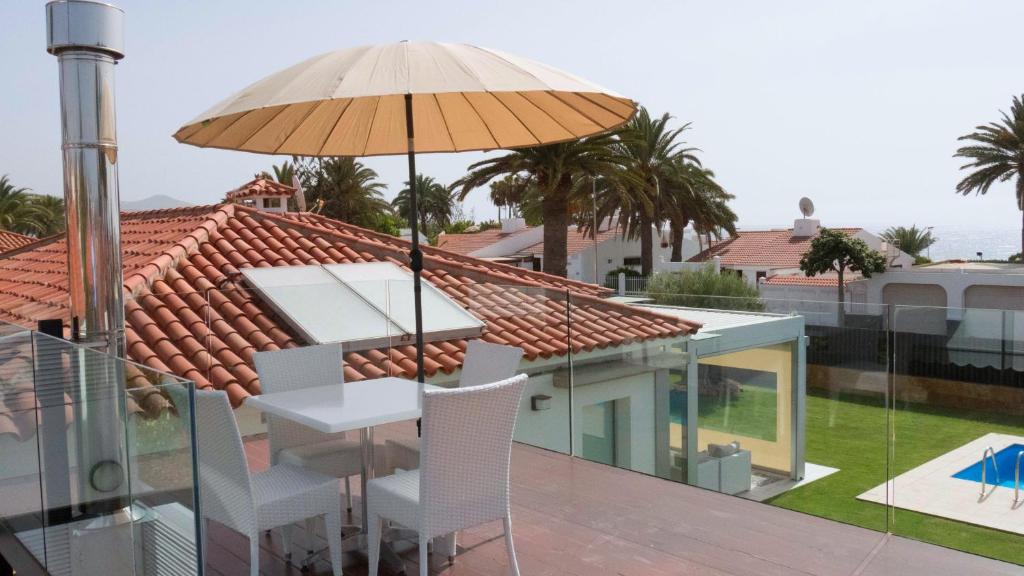 Bazén v ubytování Villa Calma Luxury Villa nebo v jeho okolí