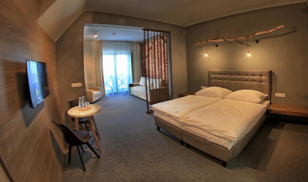 Hotel Górecznik - Habitación Doble Deluxe Con Aire Acondicionado