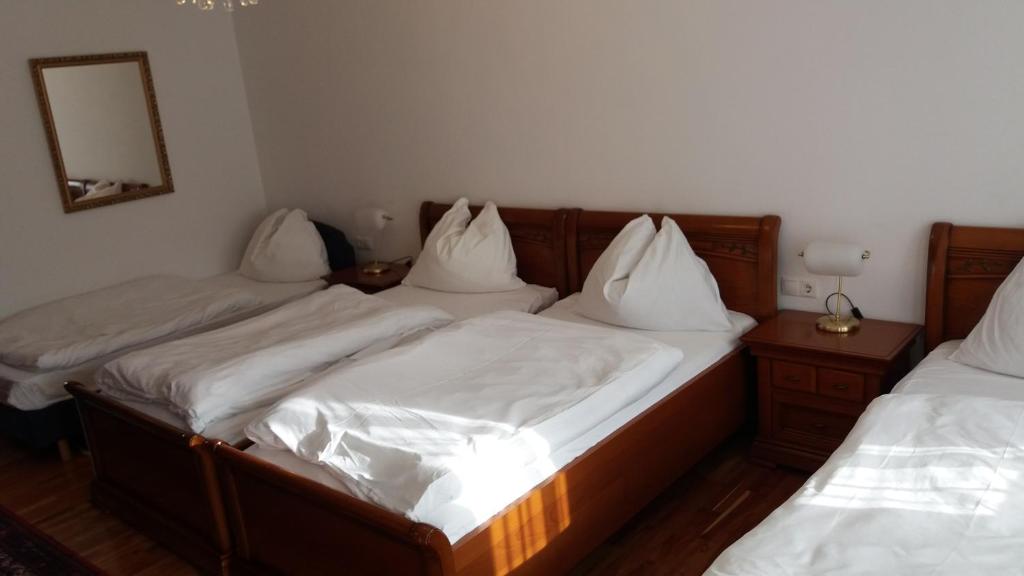 Posteľ alebo postele v izbe v ubytovaní Hotel Gratkorn - "Bed & Breakfast"