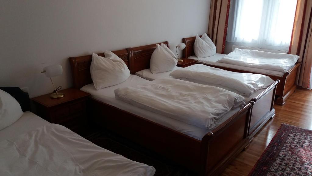 Posteľ alebo postele v izbe v ubytovaní Hotel Gratkorn - "Bed & Breakfast"