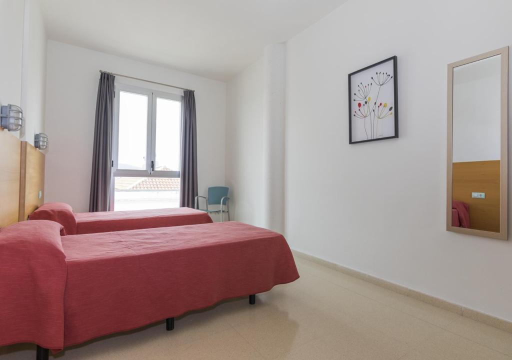 Albergue Inturjoven Jaen - Habitación Doble Con Baño Privado