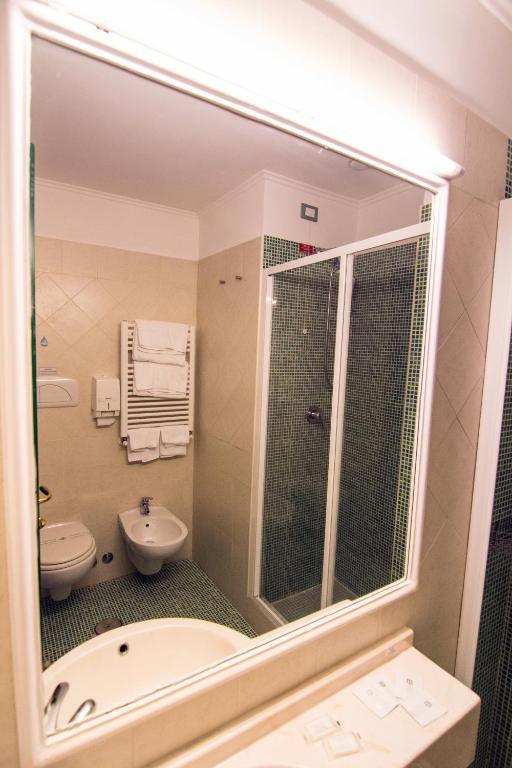 Koupelna v ubytování Hotel degli Amici