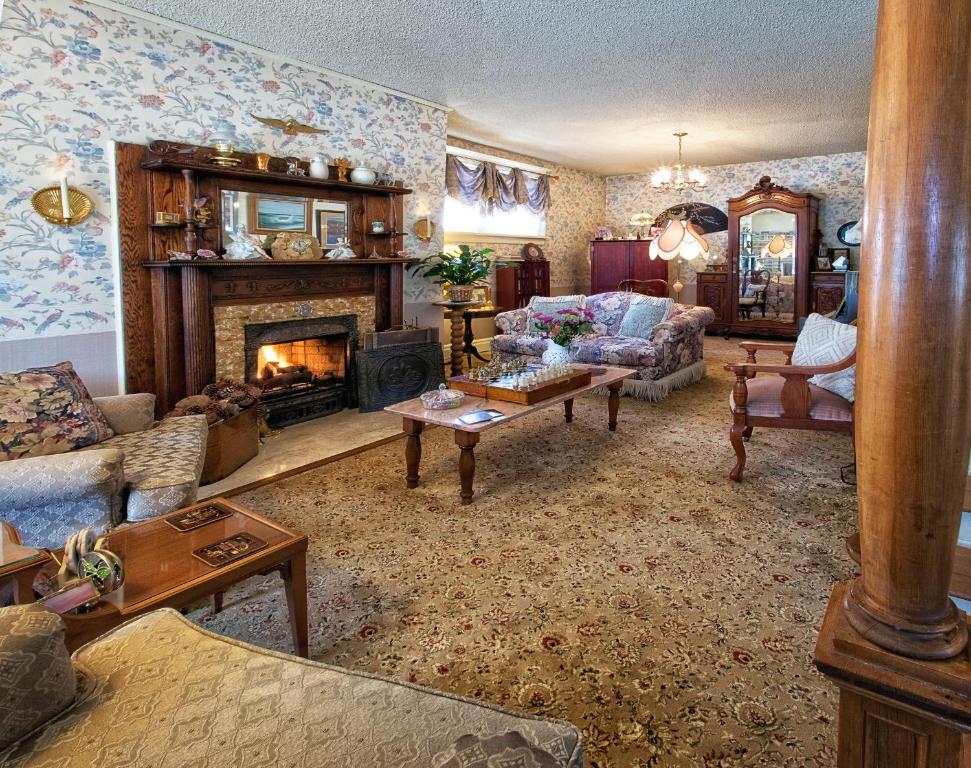 Holden House 1902 Bed & Breakfast Inn, Colorado Springs – Updated 2023 ...