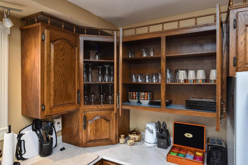 Kuchyň nebo kuchyňský kout v ubytování Noble Waterfront Suites