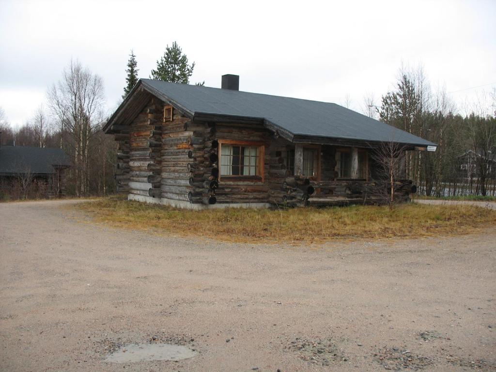 Rakennus, jossa lomamökki sijaitsee