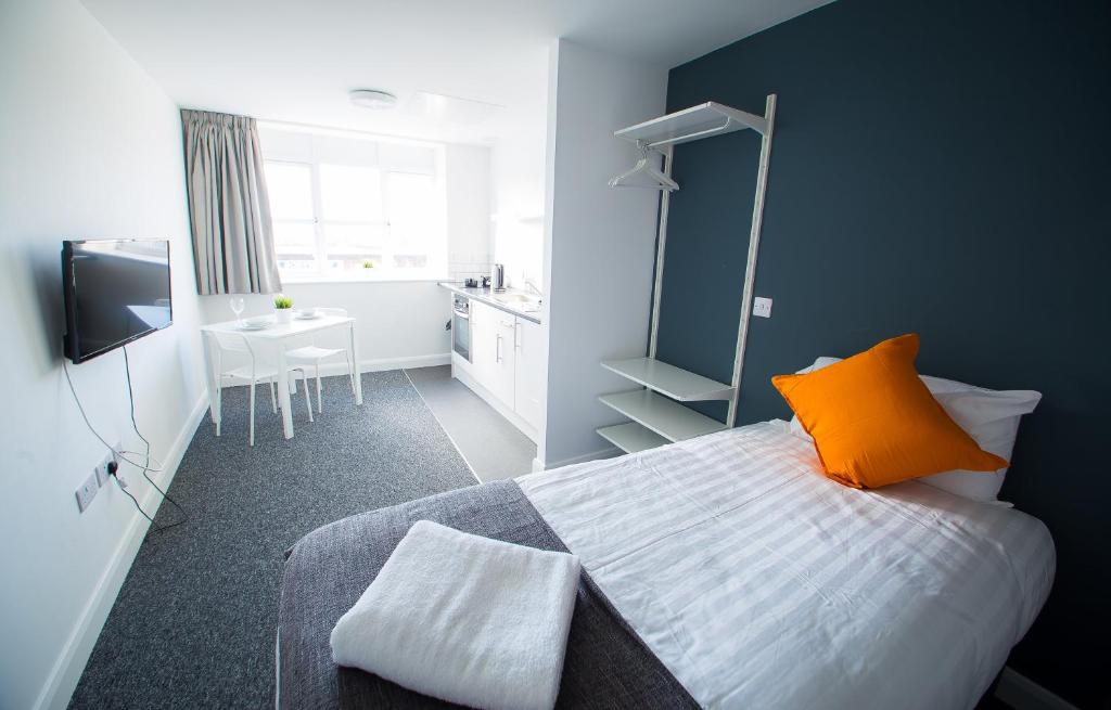 Fox Street Studios - Studio Apartment