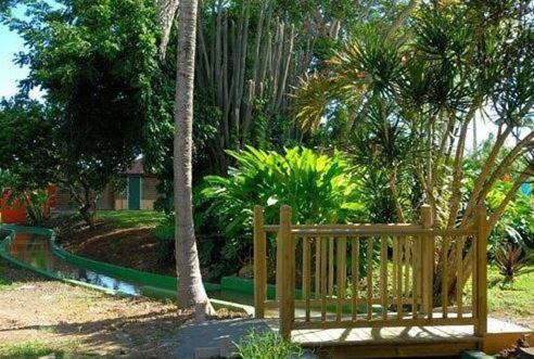 Jardín al aire libre en Habitation du Comté