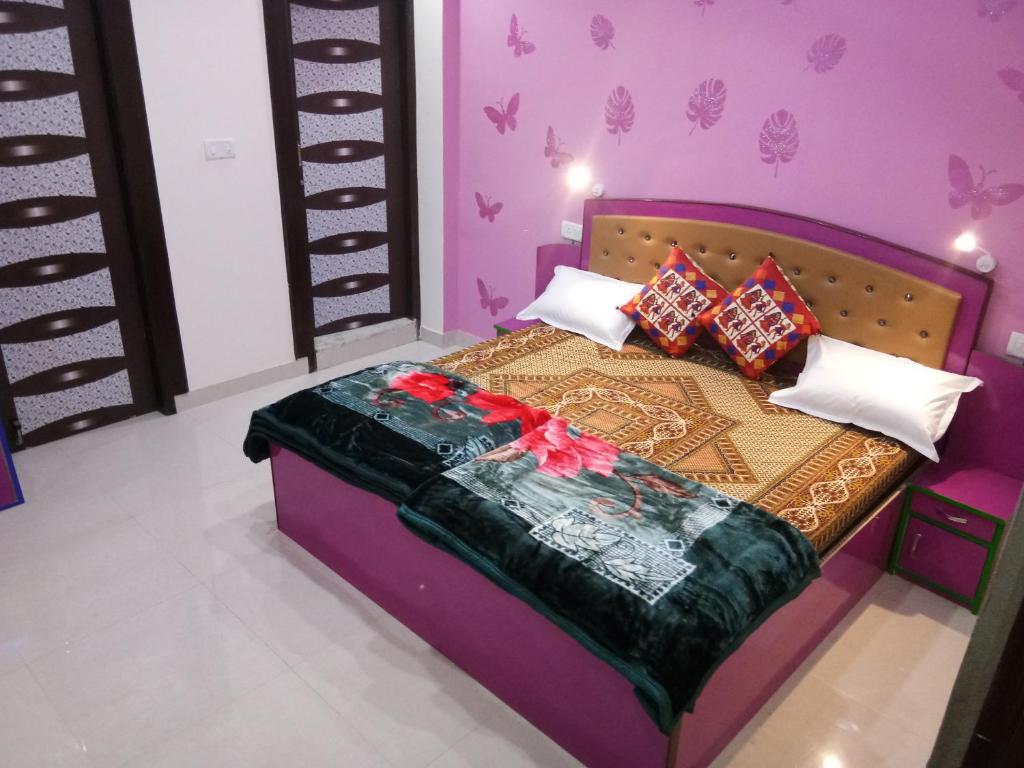 Friends Home Stay - Agra - Deluxe Room