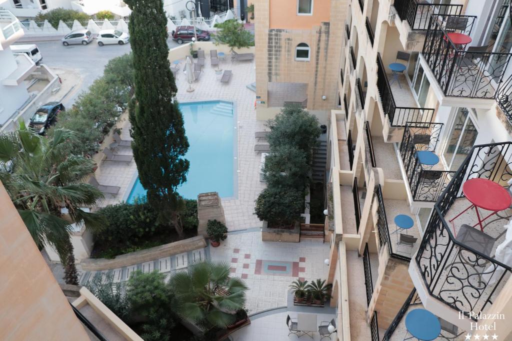 Bazén v ubytování Il Palazzin Hotel nebo v jeho okolí