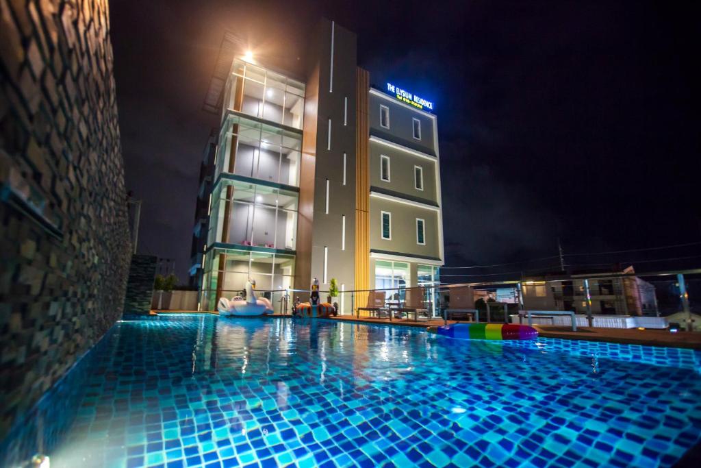 Bazén v ubytování The Elysium Residence - SHA Extra Plus nebo v jeho okolí