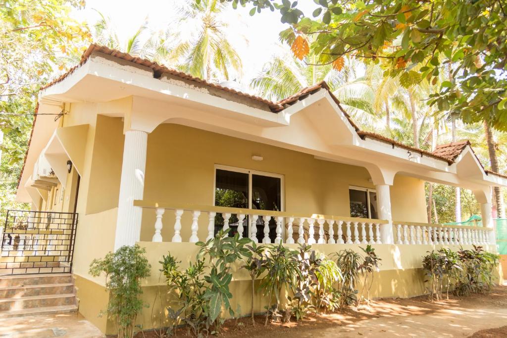 una casa en los suburbios de Nigeria en Hill Top Goa Lodge en Vagator