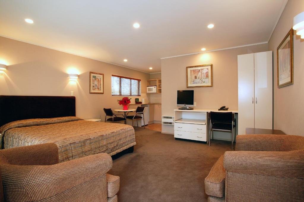 Cornwall Park Motor Inn