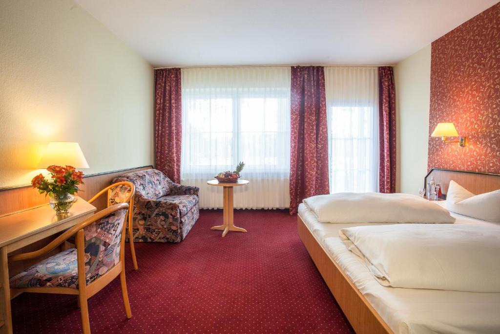 Waldsee Hotel am Wirchensee - Double Room With Balcony