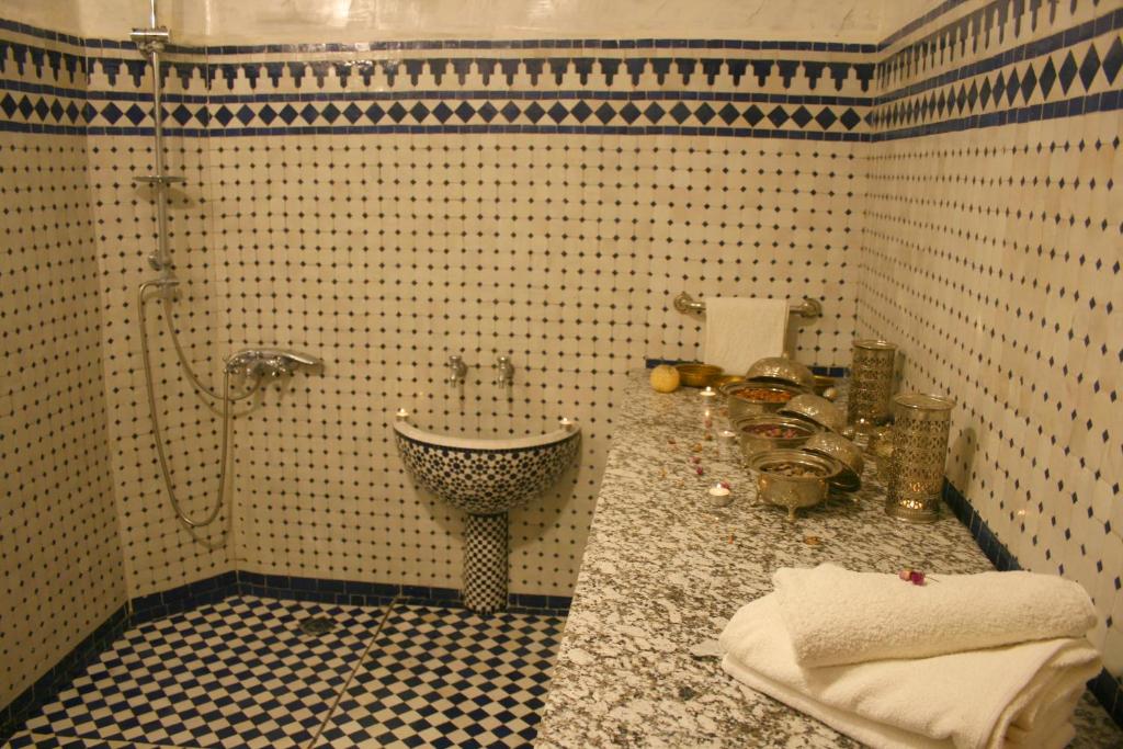 Koupelna v ubytování Riad Lalla Fatima
