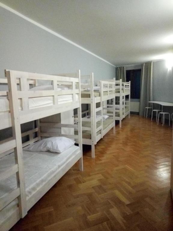Хостел Lutsk G84 - Bed In 6-Bed Mixed Dormitory Room