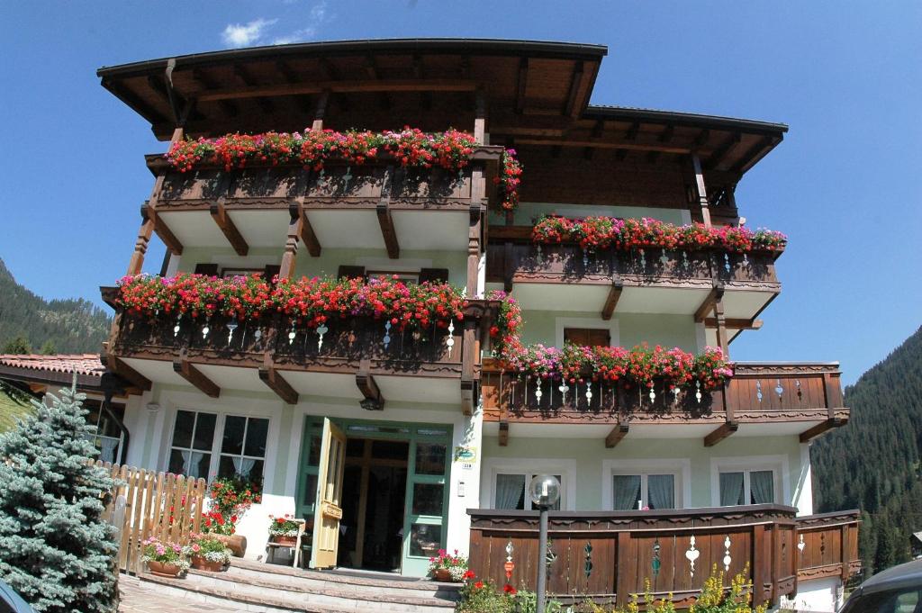 Fotografie z fotogalerie ubytování Hotel Sassleng v destinaci Canazei