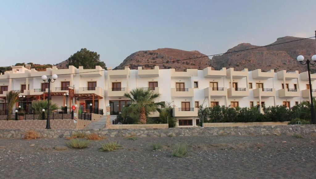 Nespecifikovaný výhled na hory nebo výhled na hory při pohledu z hotelu