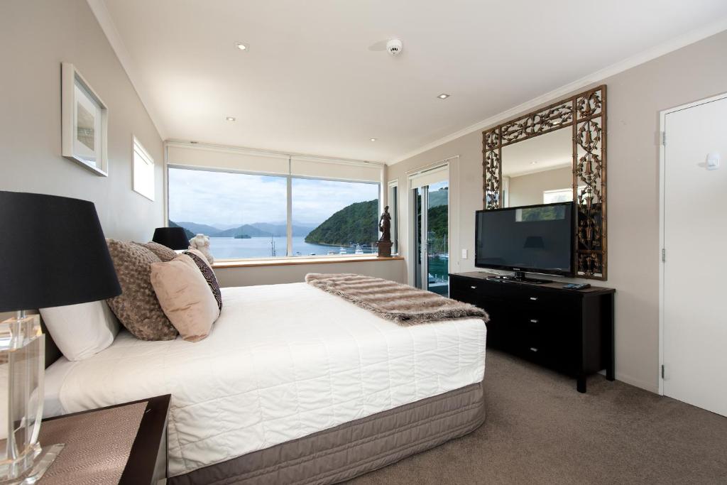 Picton Waterfront Penthouse - Resim 6