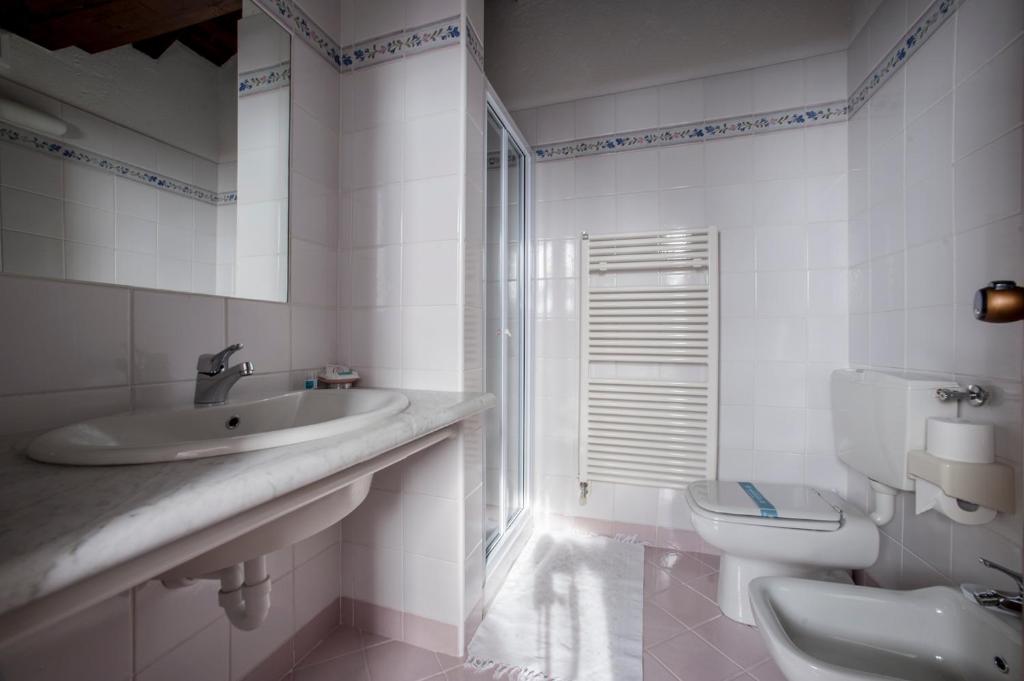Koupelna v ubytování Hotel Baita Cretaz