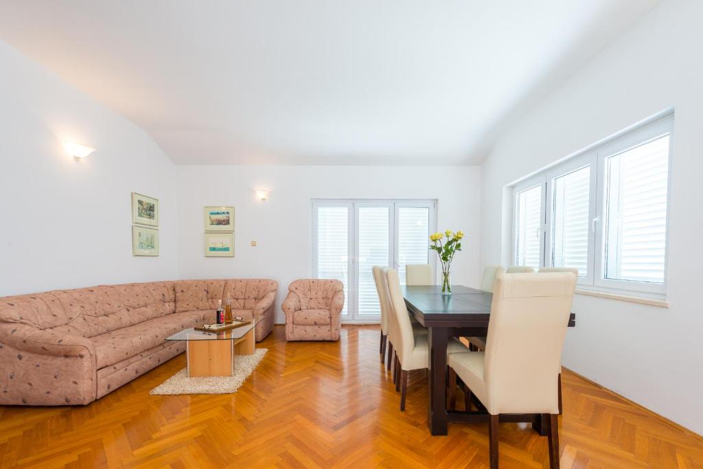 Posedenie v ubytovaní Holiday Home Magud
