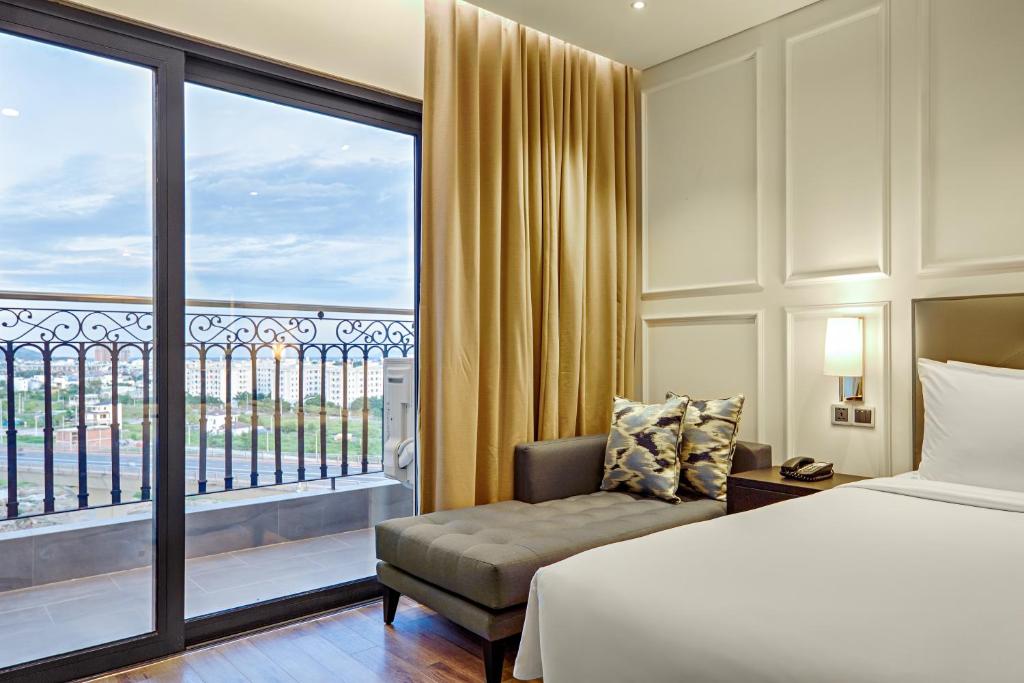 Phòng Deluxe Giường Đôi - Nhận Phòng - Trả Phòng 24/24