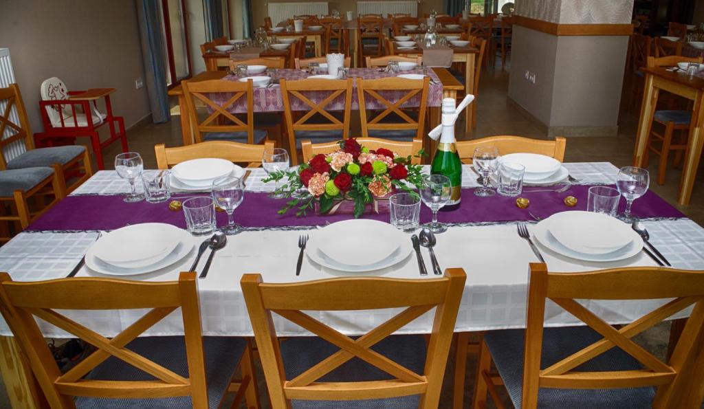 Restaurace v ubytování Tölgyfa Fogadó