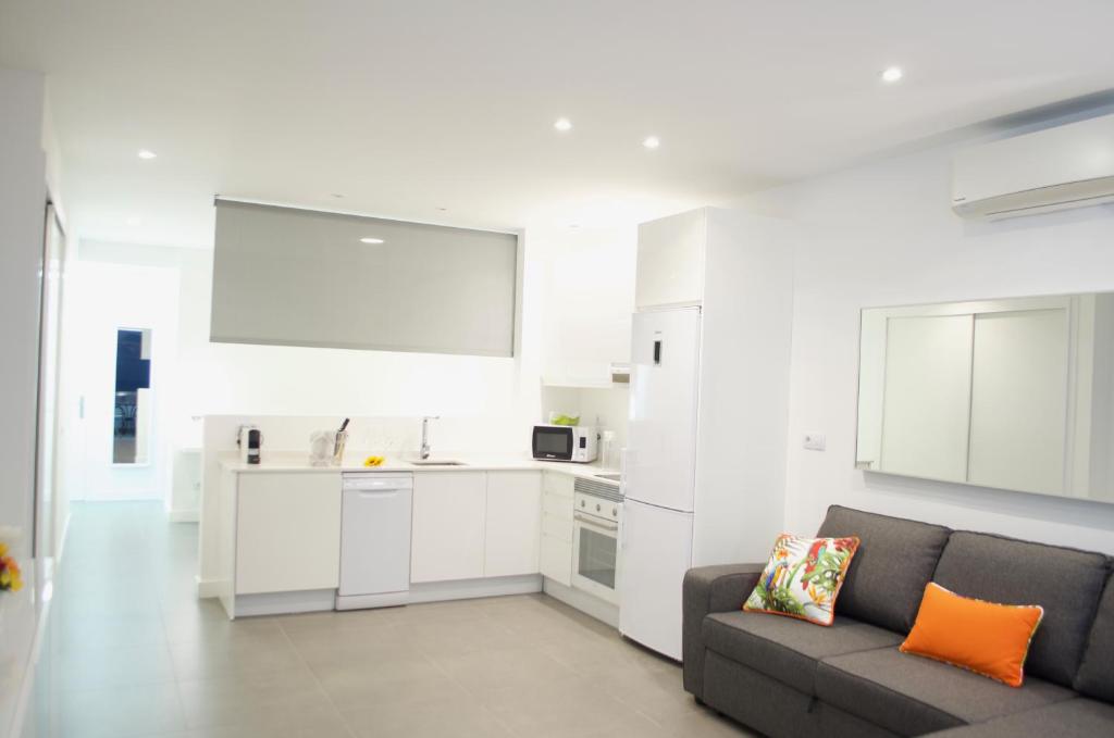 Kuchyň nebo kuchyňský kout v ubytování La Grand Suite Las Canteras