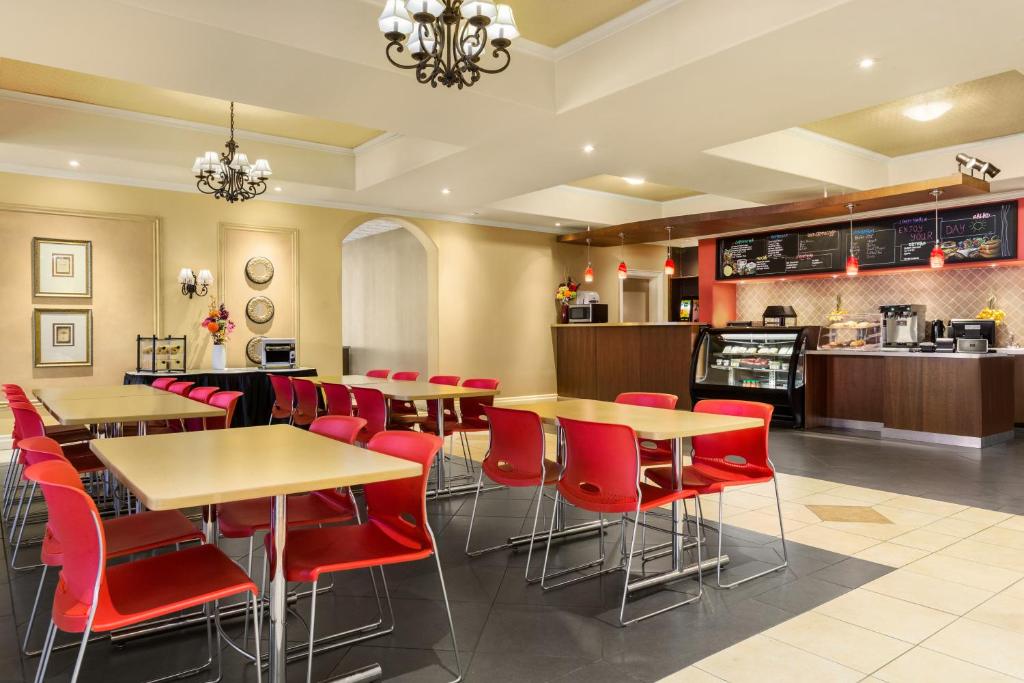 Days Inn by Wyndham Niagara Falls Centre St By the Falls - Resim 2