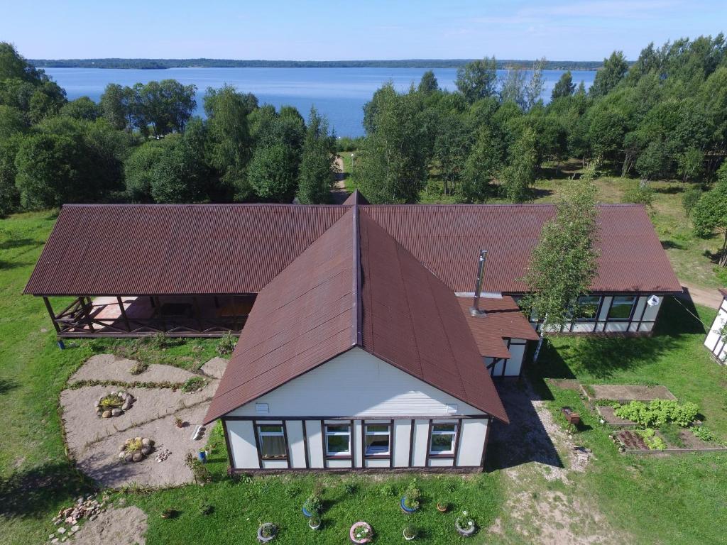 an overhead view of a house with a roof at Velikoe Ozero - Valday in Simanikha