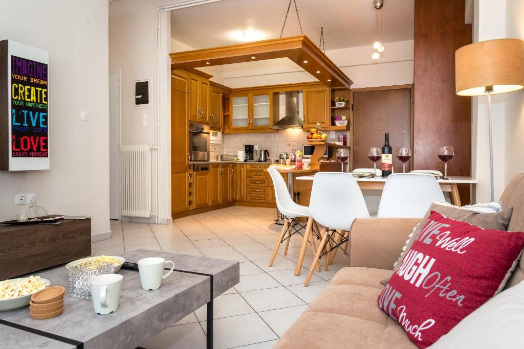Kuchyň nebo kuchyňský kout v ubytování Pisces - City Center Apartment
