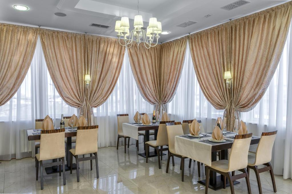 Restaurace v ubytování Alarus Luxe Hotel