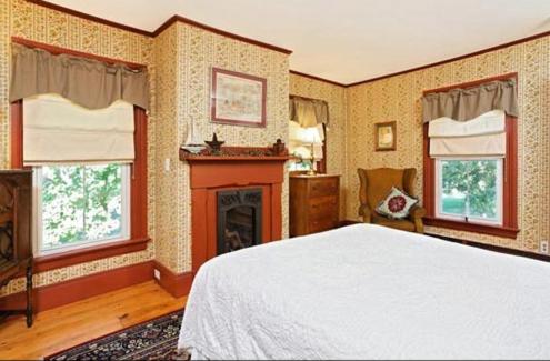 Black Lantern B&B - Queen Room Met Open Haard
