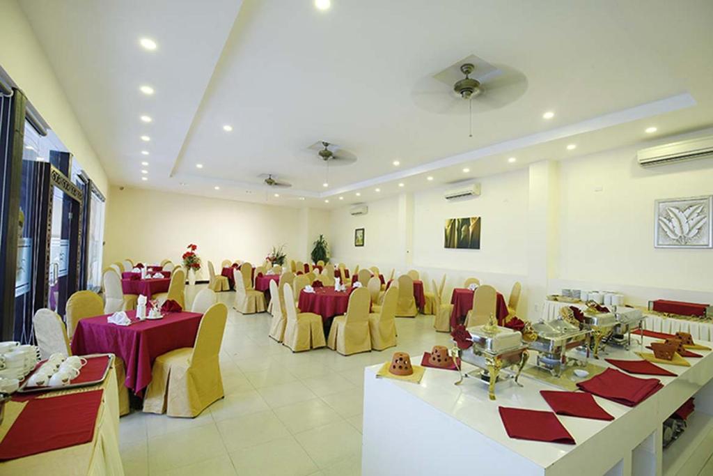 Restaurace v ubytování Bamboo Green Riverside Hotel