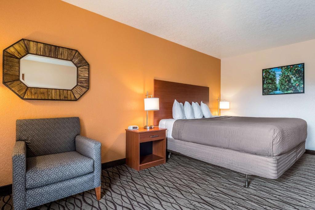 Posezení v ubytování SureStay Hotel by Best Western Wenatchee