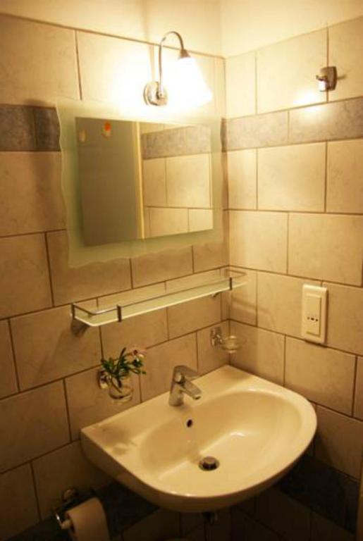 Koupelna v ubytování A Hotel Faros