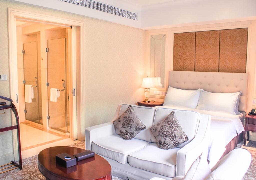 Postel nebo postele na pokoji v ubytování Carp Islet Resort Fuzhou