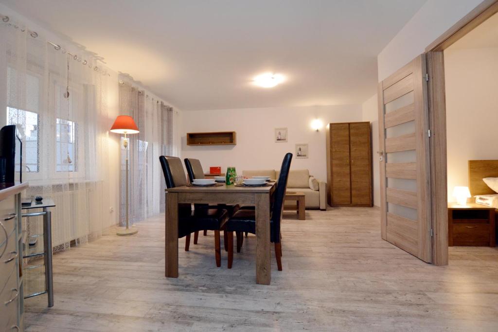 Kuchyňa alebo kuchynka v ubytovaní Apartament przy Latarni Morskiej