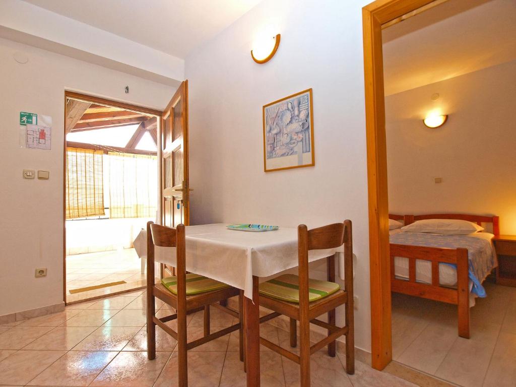 Łóżko lub łóżka w pokoju w obiekcie Apartment Elda 1455