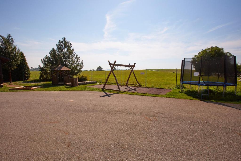 Jízda na kole v ubytování Resort Ohrada nebo okolí