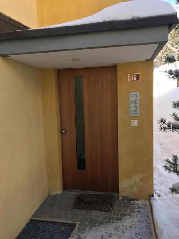 Fotografie z fotogalerie ubytování Relaxing confortable studio, heated garage, skiroom v destinaci Samedan