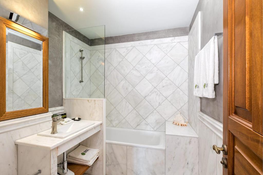 Koupelna v ubytování Mare Monte Luxury Suites